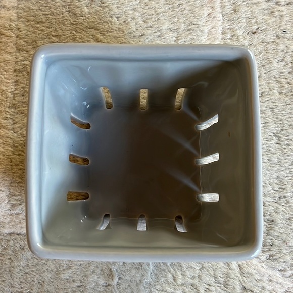 Sur La Table Berry Bowl - Picture 2 of 9